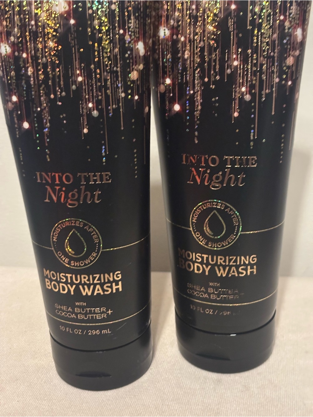 Bath & Body Works Into the Night Body Wash + FREE Scrubber!
